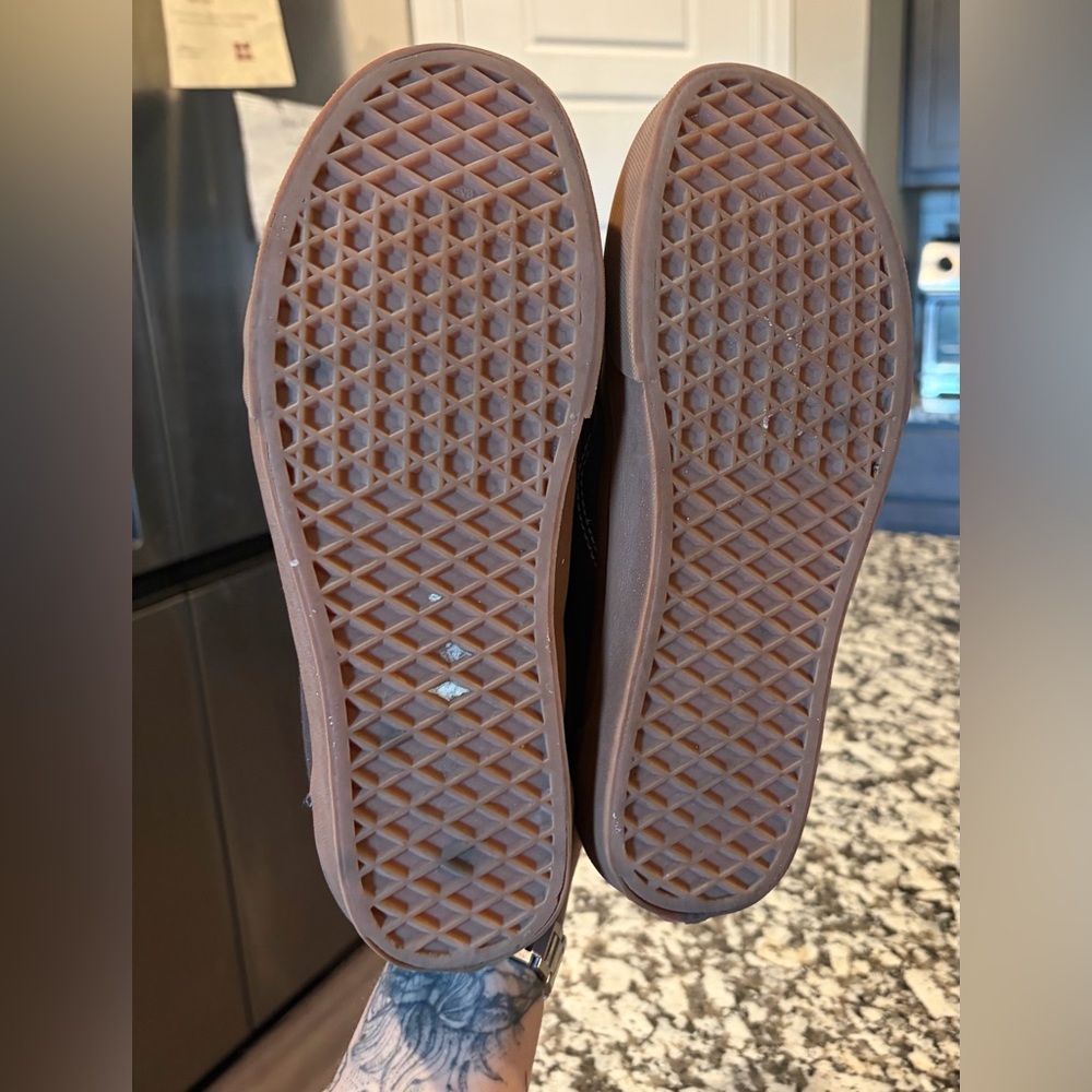 Vans - Picture 3 of 5